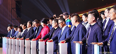 2021年度家裝兩會(huì)盛裝召開丨銘品裝飾董事長做專題演講，解讀設(shè)計(jì)化和部品趨勢！