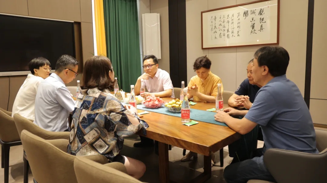 就企業(yè)文化、員工福利展開交流指導工作