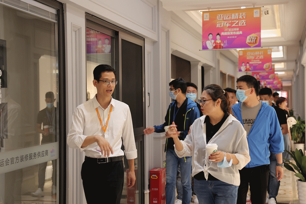 熱烈歡迎我愛(ài)我家千店店長(zhǎng)蒞臨銘品裝飾指導(dǎo)！